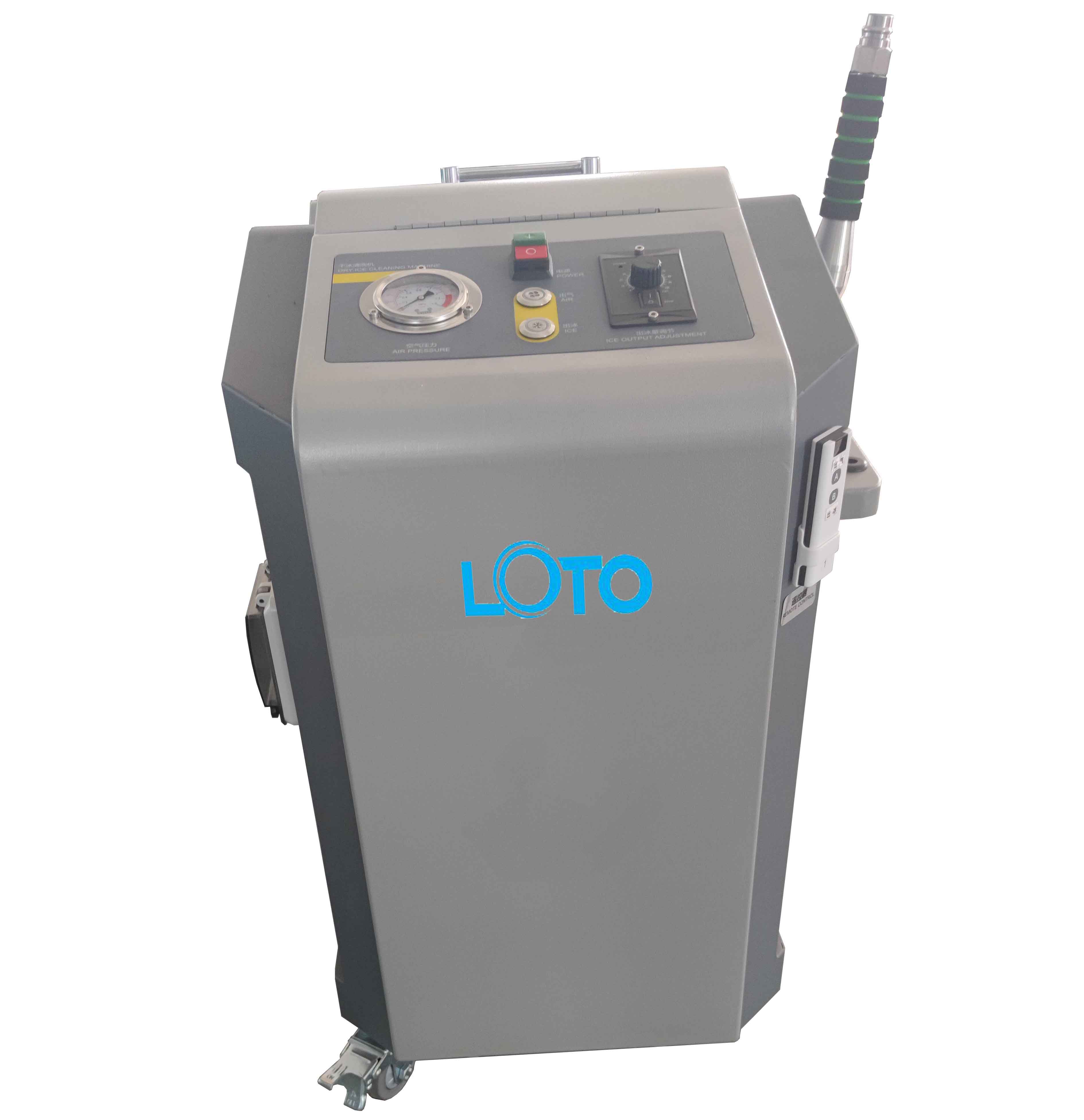 Dry ice cleaning machine